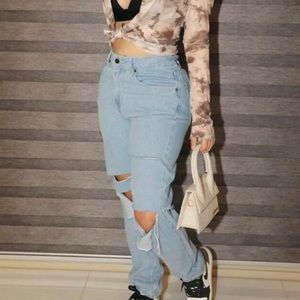 High waisted ripped jeans